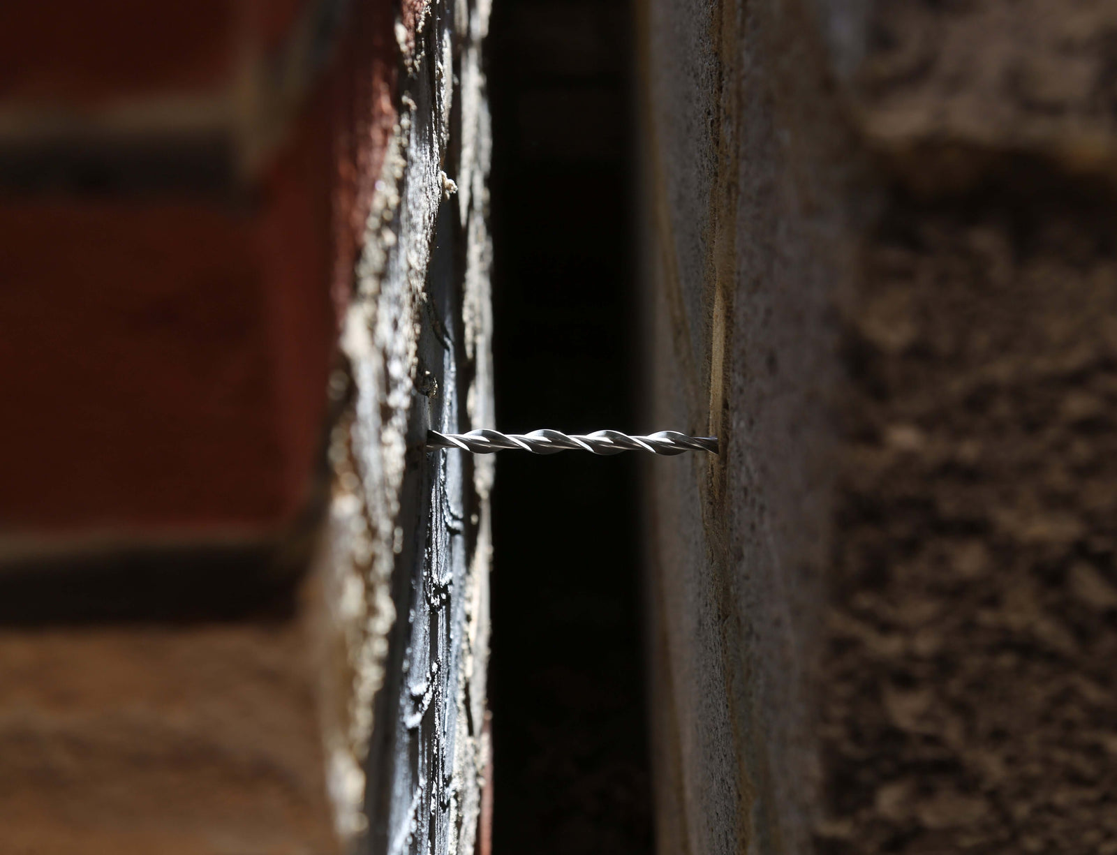 Wall see from above in a cavity wall
